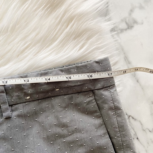 UNIQLO gray dotted shorts - Picture 4 of 5